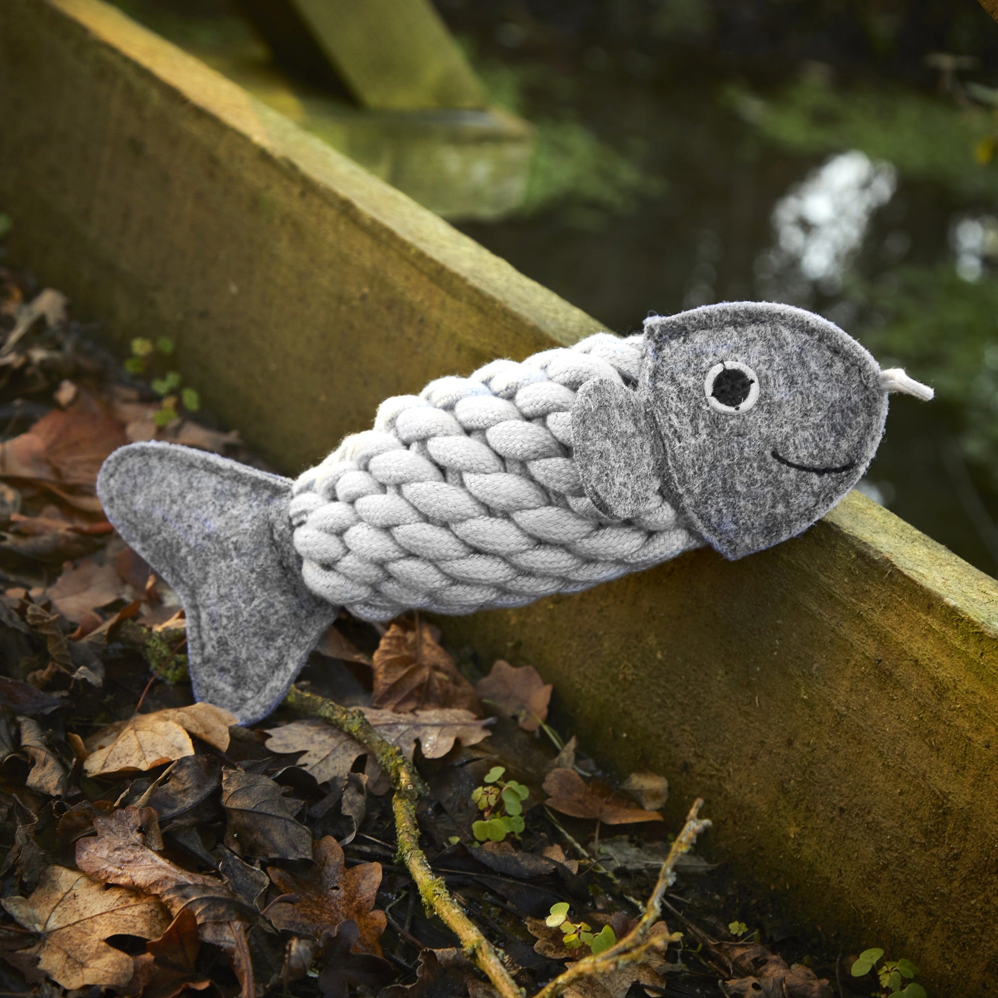 Roger the Ropefish, Eco Dog Toy